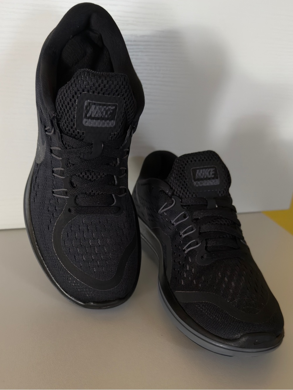 Nike Flex Black Dark Grey Women's Size 6.5